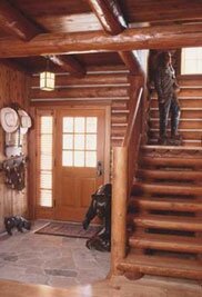 Деревянная лестница винтовая: плюсы и минусы